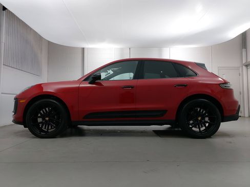 Used 2024 Porsche Macan GTS image 2
