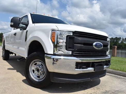 Used 2018 Ford F250 XL w/ Power Equipment Group AWD/4WD image 1