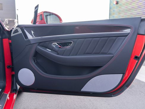 Used 2024 Bentley Continental GT image 30