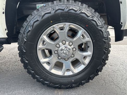 Used 2019 RAM 2500 Laramie image 32