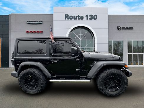 Used 2023 Jeep Wrangler Sport image 5
