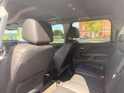 Used 2018 GMC Sierra 1500 SLE w/ SLE Value Package AWD/4WD image 17