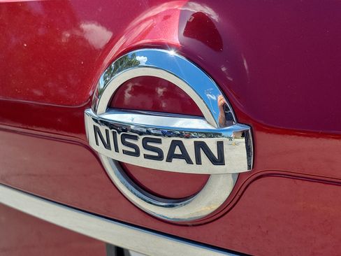 Used 2018 Nissan Rogue SV FWD image 6