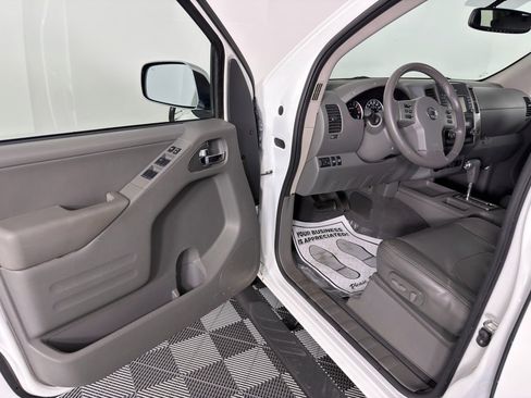 Used 2019 Nissan Frontier SL image 11