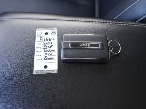 Used 2023 Jeep Grand Cherokee L Limited w/ Black Appearance Package image 38