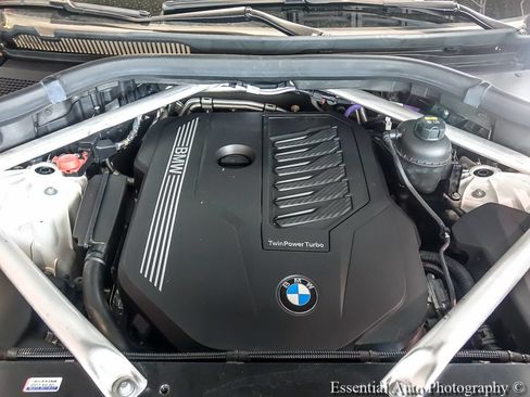 Used 2022 BMW X5 xDrive40i w/ Premium Package AWD/4WD image 36