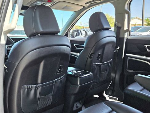 Used 2025 Kia Telluride S image 16