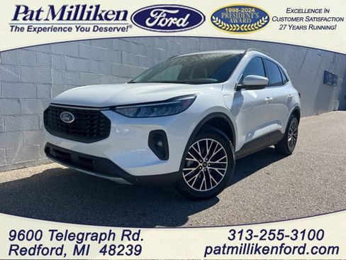 Used 2025 Ford Escape SE image 1