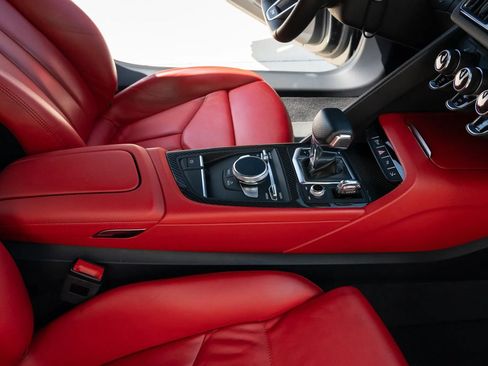 Used 2018 Audi R8 V10 RWD image 46