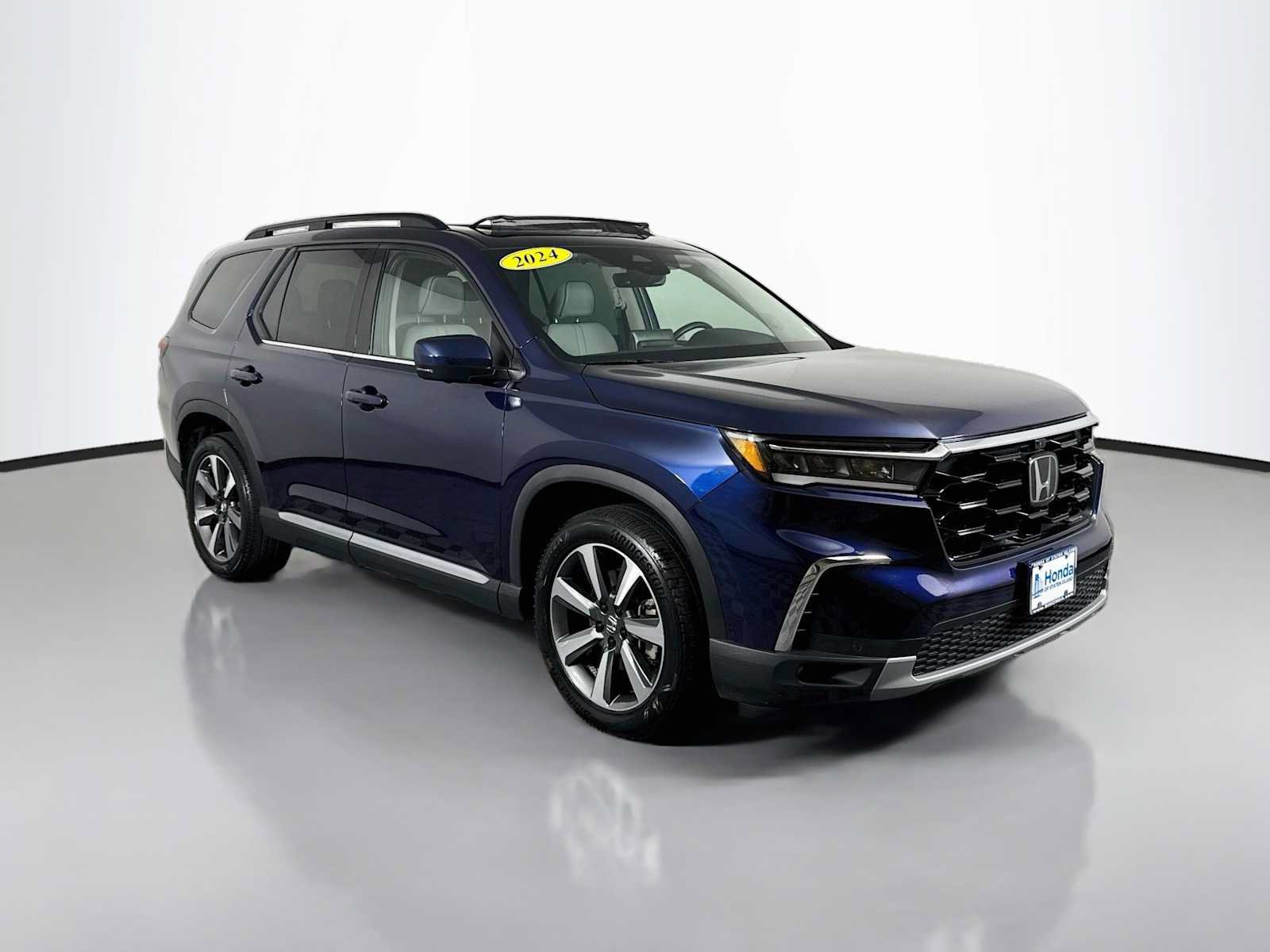 Certified 2024 Honda Pilot Elite image 1
