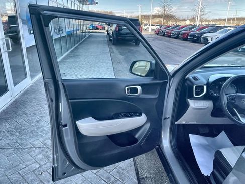 Used 2023 Hyundai Venue SEL w/ Cargo Package image 20