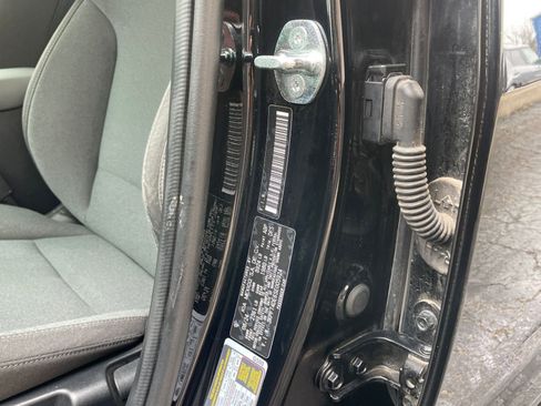 Used 2025 Kia K4 LXS image 28