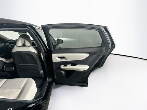 Used 2023 Nissan Ariya FWD image 30