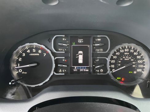 Certified 2020 Toyota Tundra Limited w/ Limited Premium Package AWD/4WD image 10