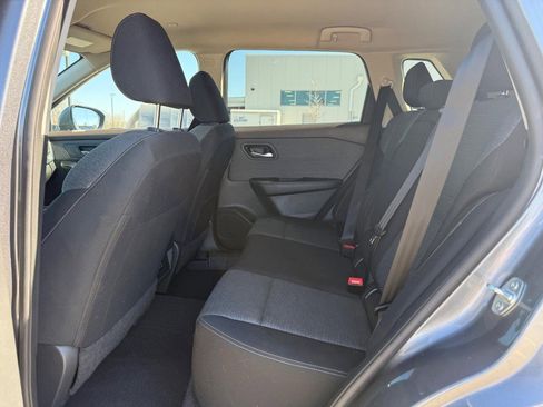 Used 2023 Nissan Rogue SV image 10