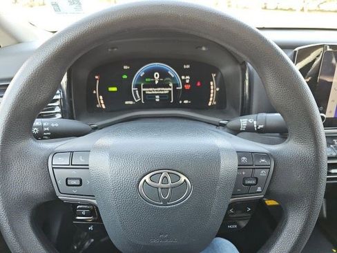 Used 2025 Toyota Camry LE image 19