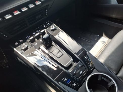 Certified 2025 Porsche 911 Carrera GTS RWD image 32