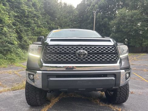 Used 2018 Toyota Tundra SR5 w/ SR5 Upgrade Package AWD/4WD image 11