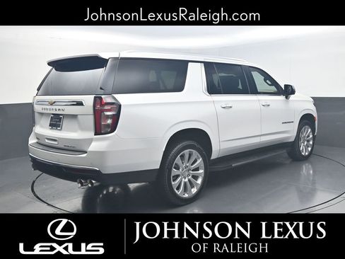Used 2024 Chevrolet Suburban Premier AWD/4WD image 9