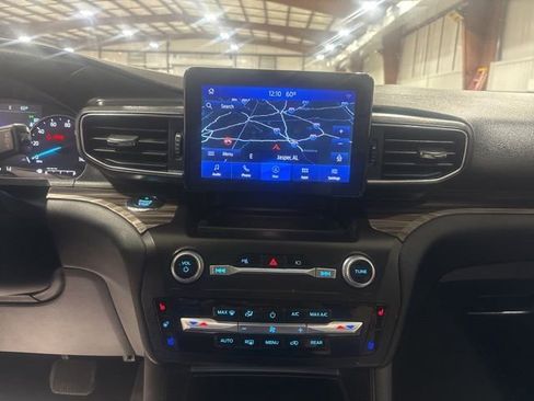Used 2020 Ford Explorer Limited image 22