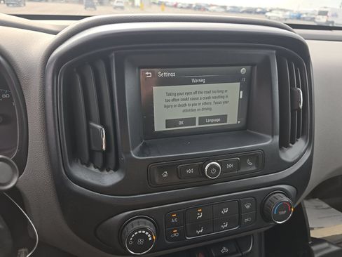 Used 2017 Chevrolet Colorado W/T w/ WT Convenience Package RWD image 11