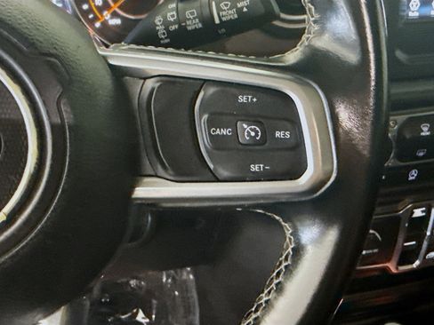 Used 2021 Jeep Wrangler Unlimited Sahara AWD/4WD image 15