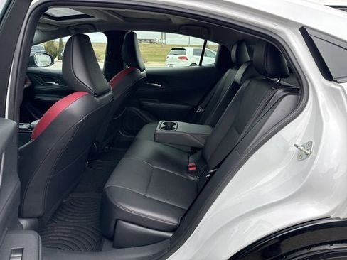 Used 2024 Toyota Prius Prime Premium image 16