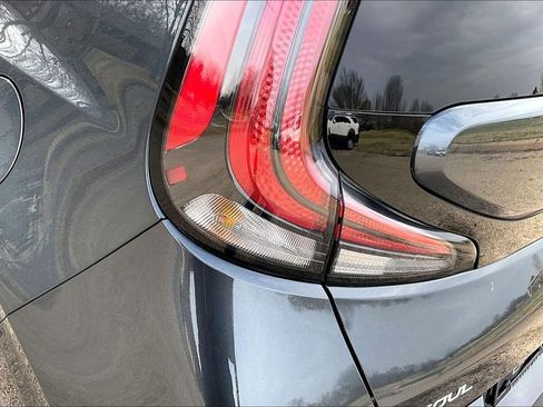 Used 2025 Kia Soul LX w/ LX Technology Package image 30