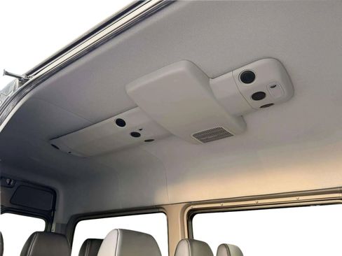 Used 2018 Mercedes-Benz Sprinter 2500 image 26