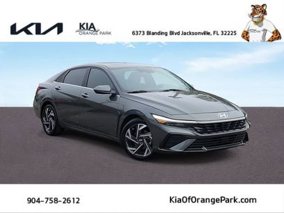 Used 2024 Hyundai Elantra SEL w/ Convenience Package