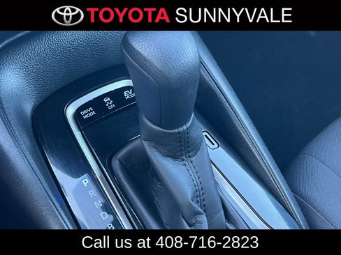 Used 2021 Toyota Corolla LE FWD image 24