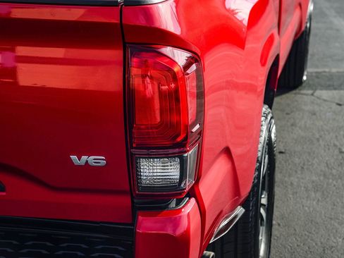 Used 2023 Toyota Tacoma SR image 8