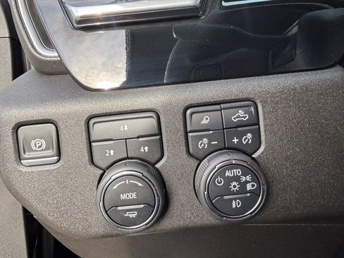 Used 2025 Chevrolet Silverado 2500 LT w/ Trail Boss Package AWD/4WD image 25