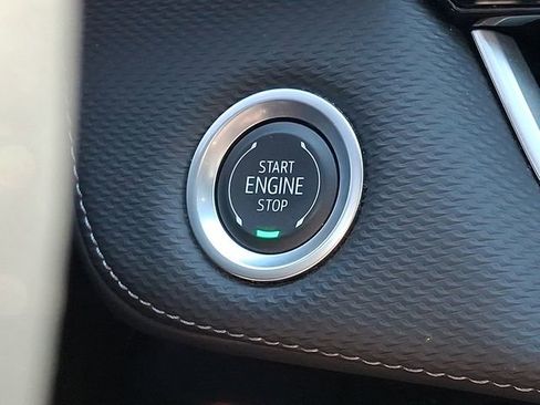 Used 2025 Chevrolet Equinox LT FWD image 17