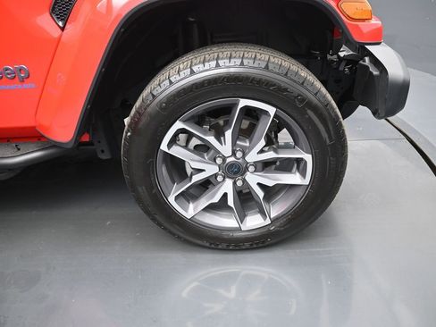 Used 2024 Jeep Wrangler Unlimited w/ Convenience Group image 33