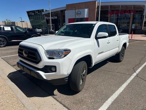 Used 2023 Toyota Tacoma SR5 AWD/4WD image 1
