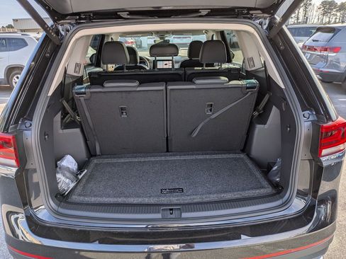 New 2026 Volkswagen Atlas SE image 32