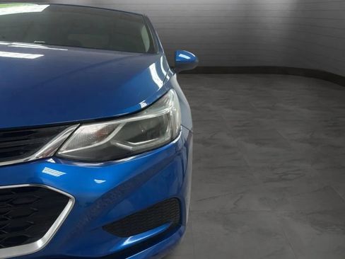 Used 2018 Chevrolet Cruze LT FWD image 29