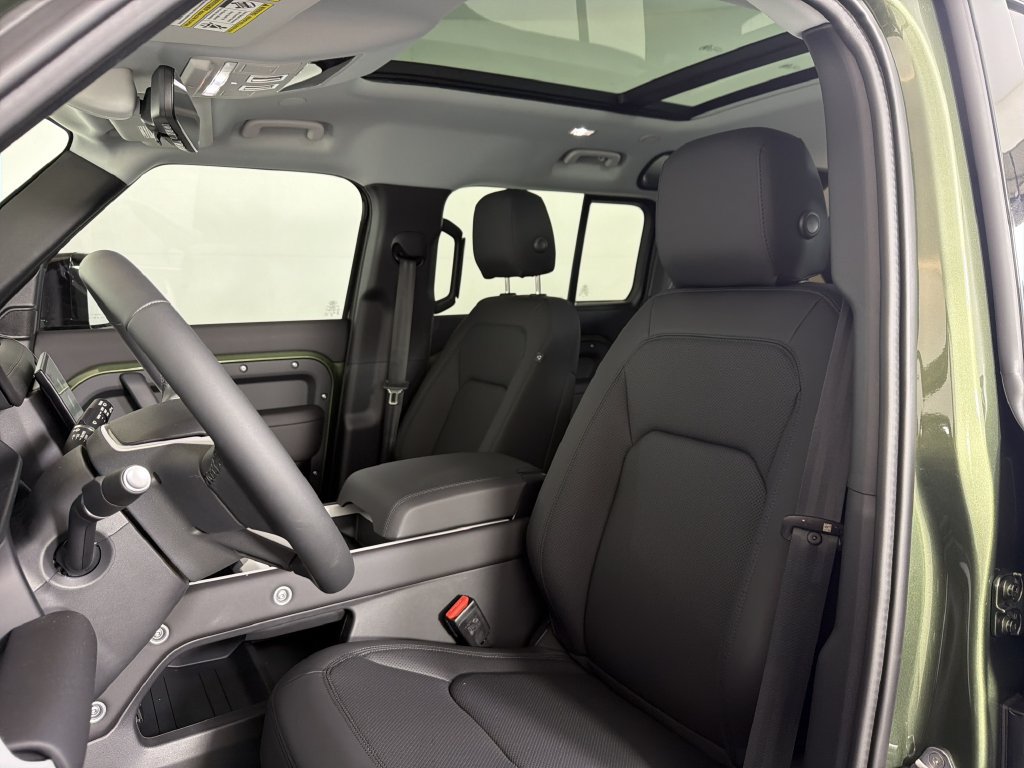 New 2026 Land Rover Defender 110 S AWD/4WD image 5