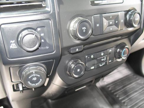 Used 2018 Ford F150 XL w/ Equipment Group 101A Mid AWD/4WD image 45