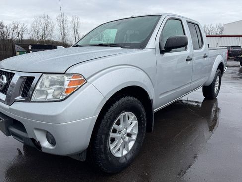 Used 2017 Nissan Frontier SV image 9