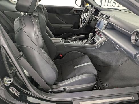Used 2025 Toyota GR86 Premium image 30