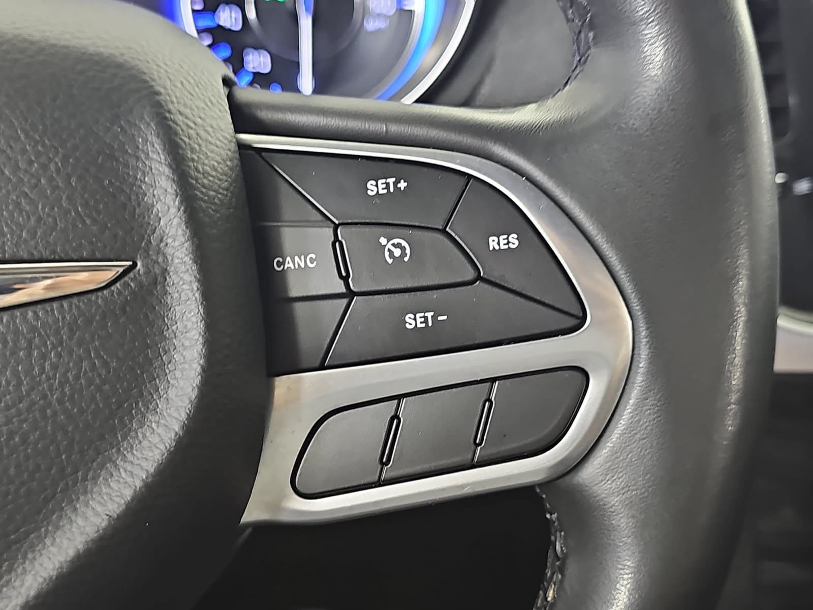 Used 2021 Chrysler 300 Touring w/ Sport Appearance Package RWD image 17