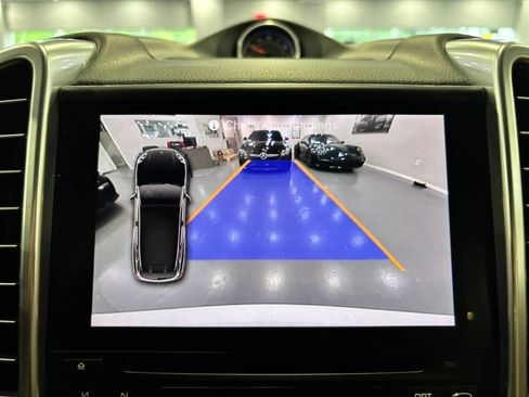 Used 2017 Porsche Cayenne S w/ Premium Package AWD/4WD image 36