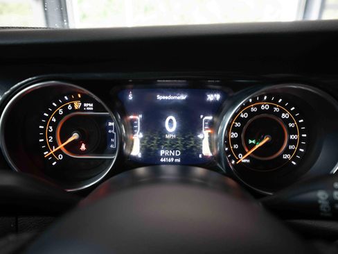 Used 2021 Jeep Wrangler Unlimited Sport w/ Technology Group AWD/4WD image 16