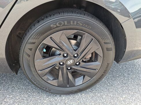 Used 2021 Hyundai Elantra SEL FWD image 29