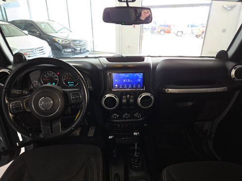 Used 2014 Jeep Wrangler Sahara w/ Connectivity Group AWD/4WD image 23