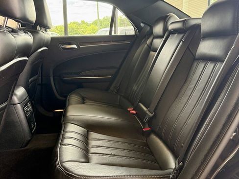 Used 2018 Chrysler 300 S w/ 300S Premium Group RWD image 16
