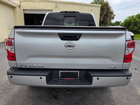 Used 2017 Nissan Titan SL RWD image 6