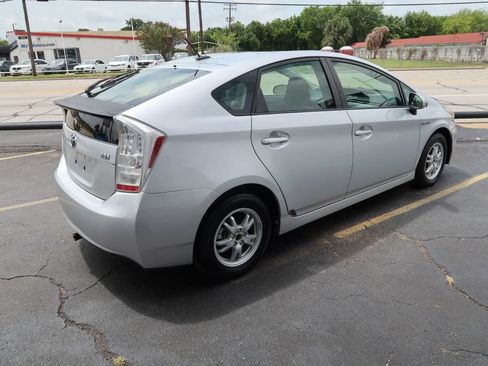 Used 2011 Toyota Prius Two FWD image 3